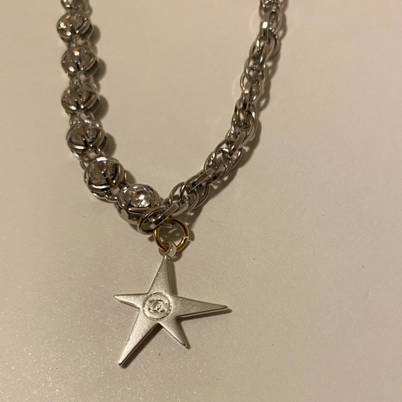 Elegant Chanel Silver Star Necklace - Picture 2 of 6